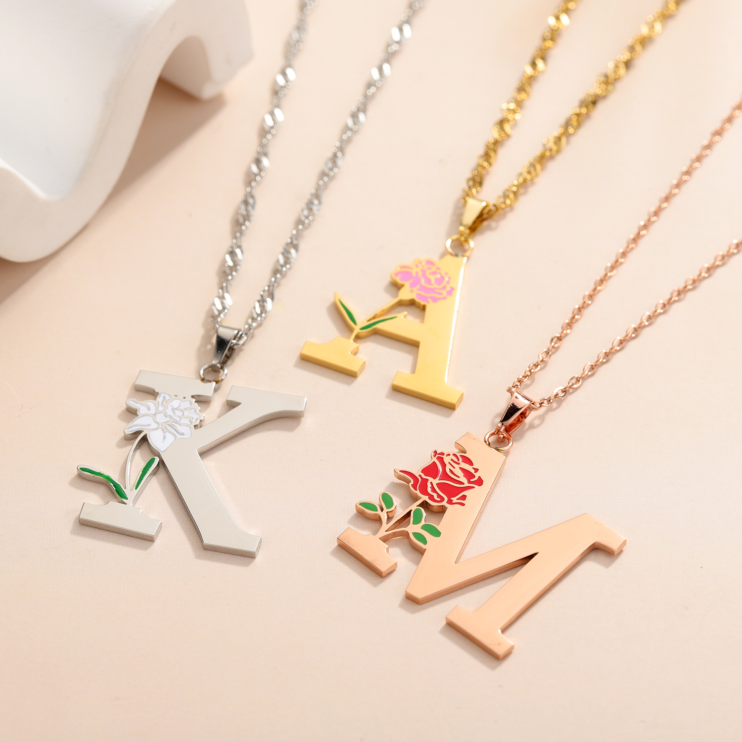 Custom Flower Initial Letter P - Birth Flower Necklace ulasan dan harga